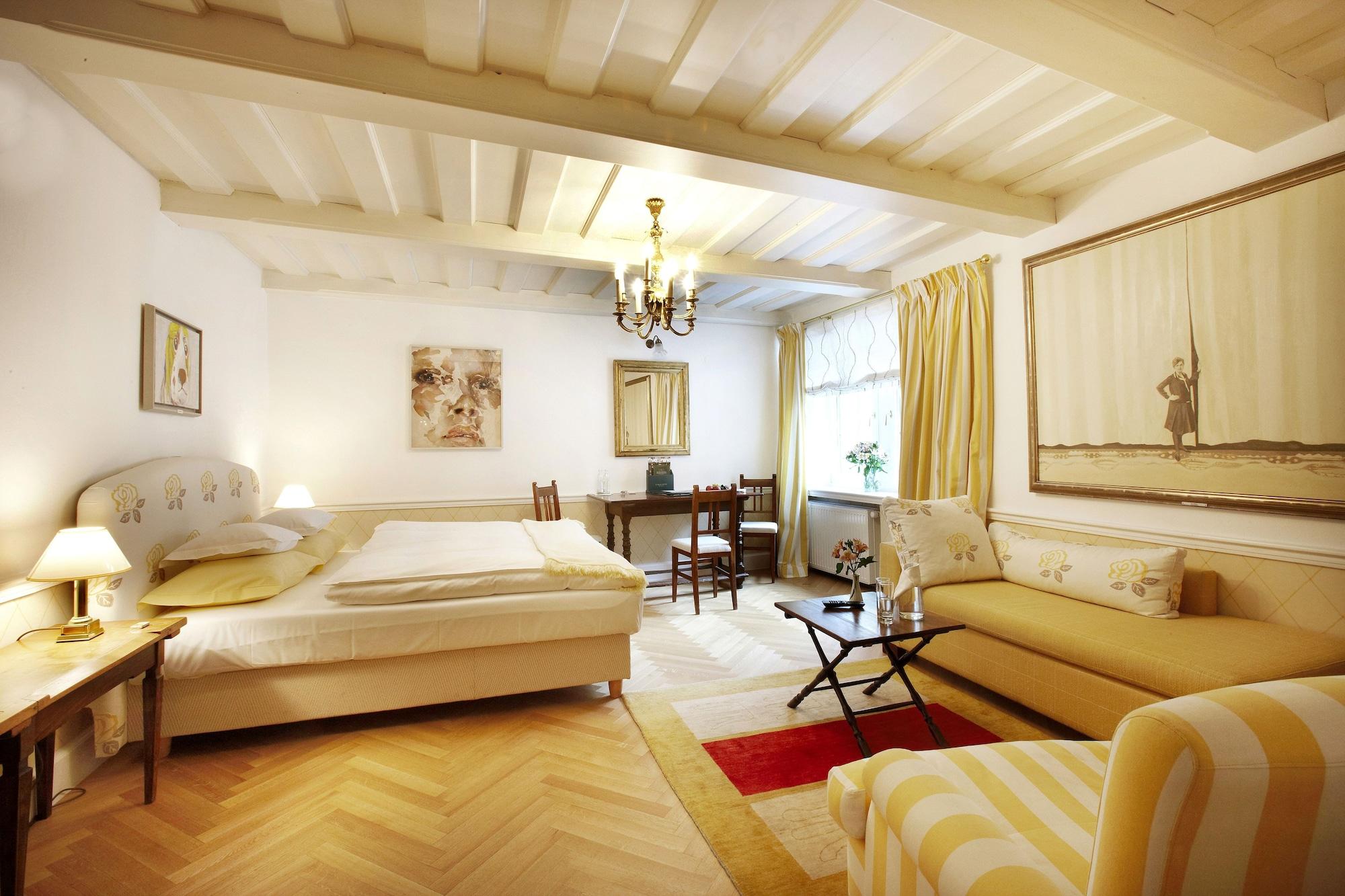 Schlossberghotel غراتس الغرفة الصورة A typical room at the Hotel Axelmannstein