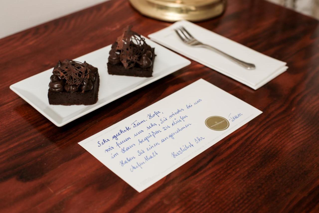 Schlossberghotel غراتس المظهر الخارجي الصورة A handwritten thank you note