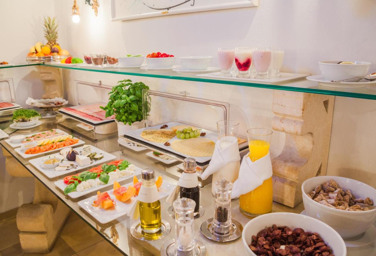 Schlossberghotel غراتس المظهر الخارجي الصورة A buffet at a hotel